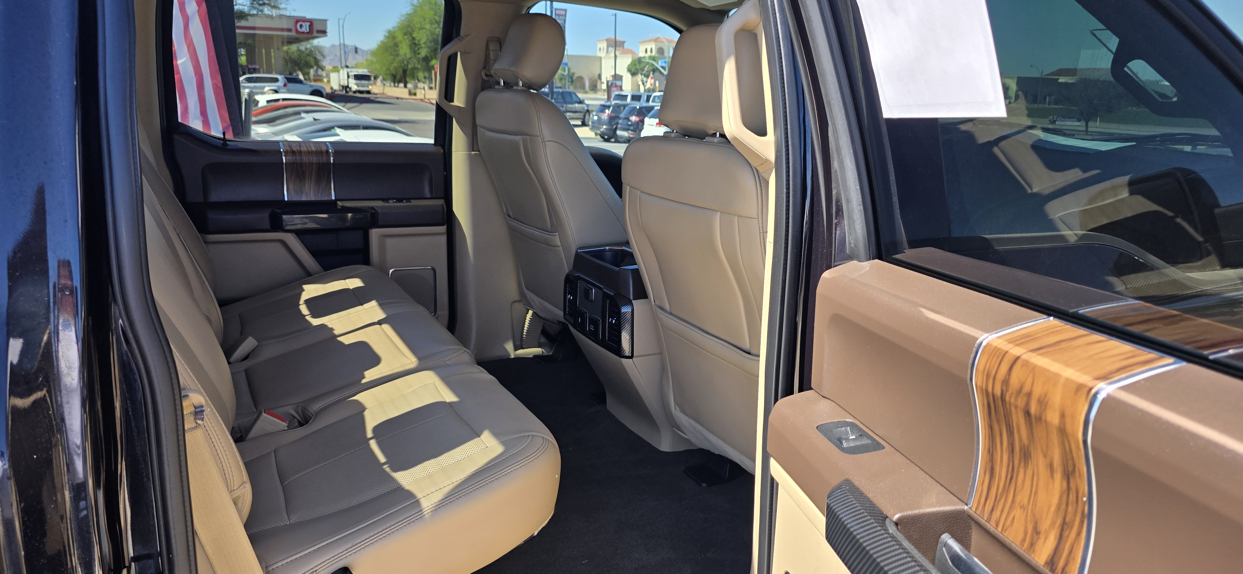 2019 Ford F-150 Lariat - Photo 11
