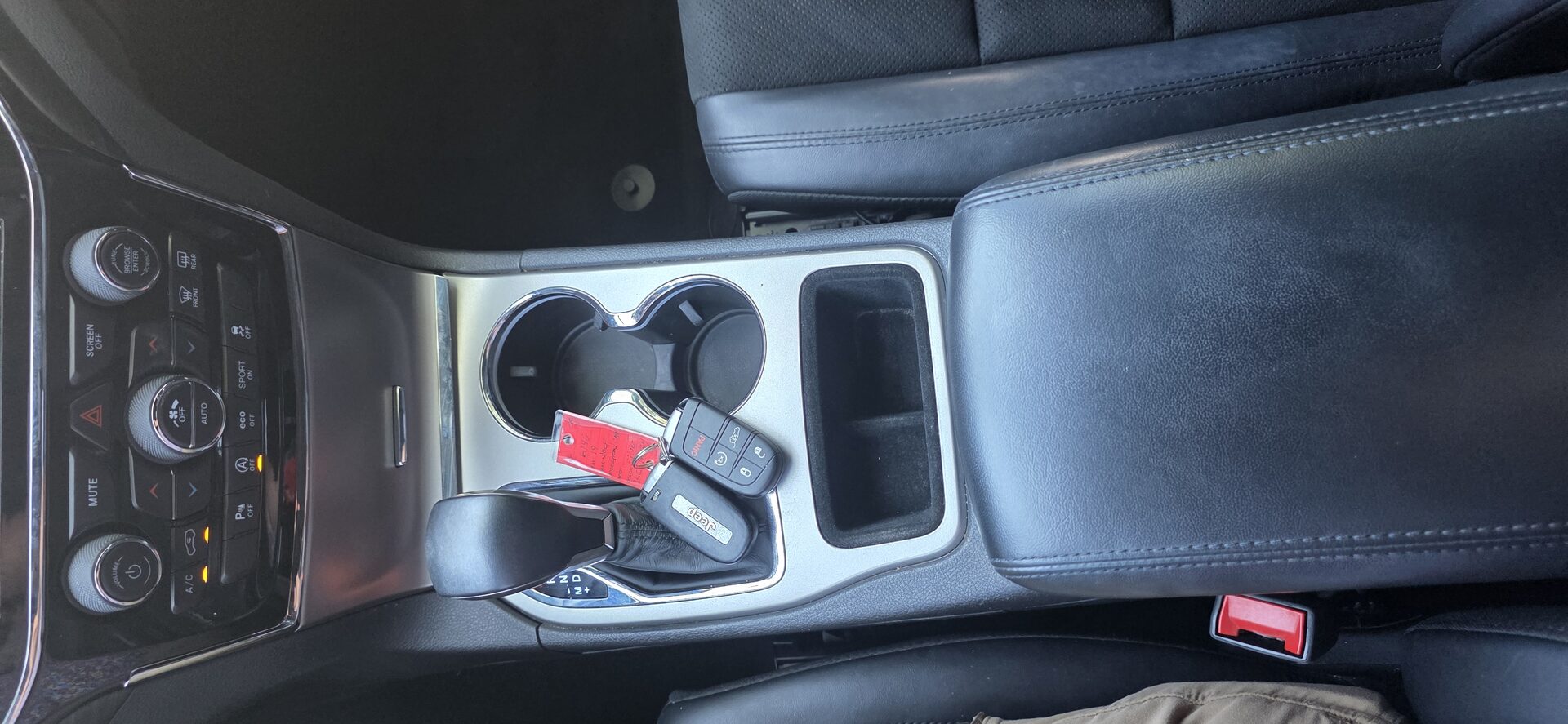 2019 Jeep Grand Cherokee Altitude - Photo 20