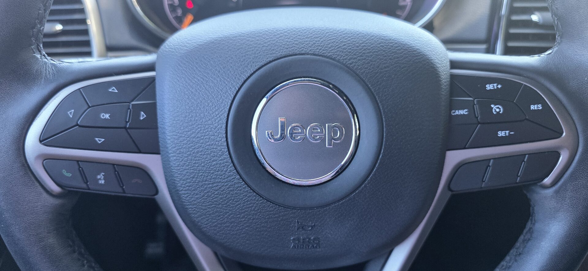 2019 Jeep Grand Cherokee Altitude - Photo 18