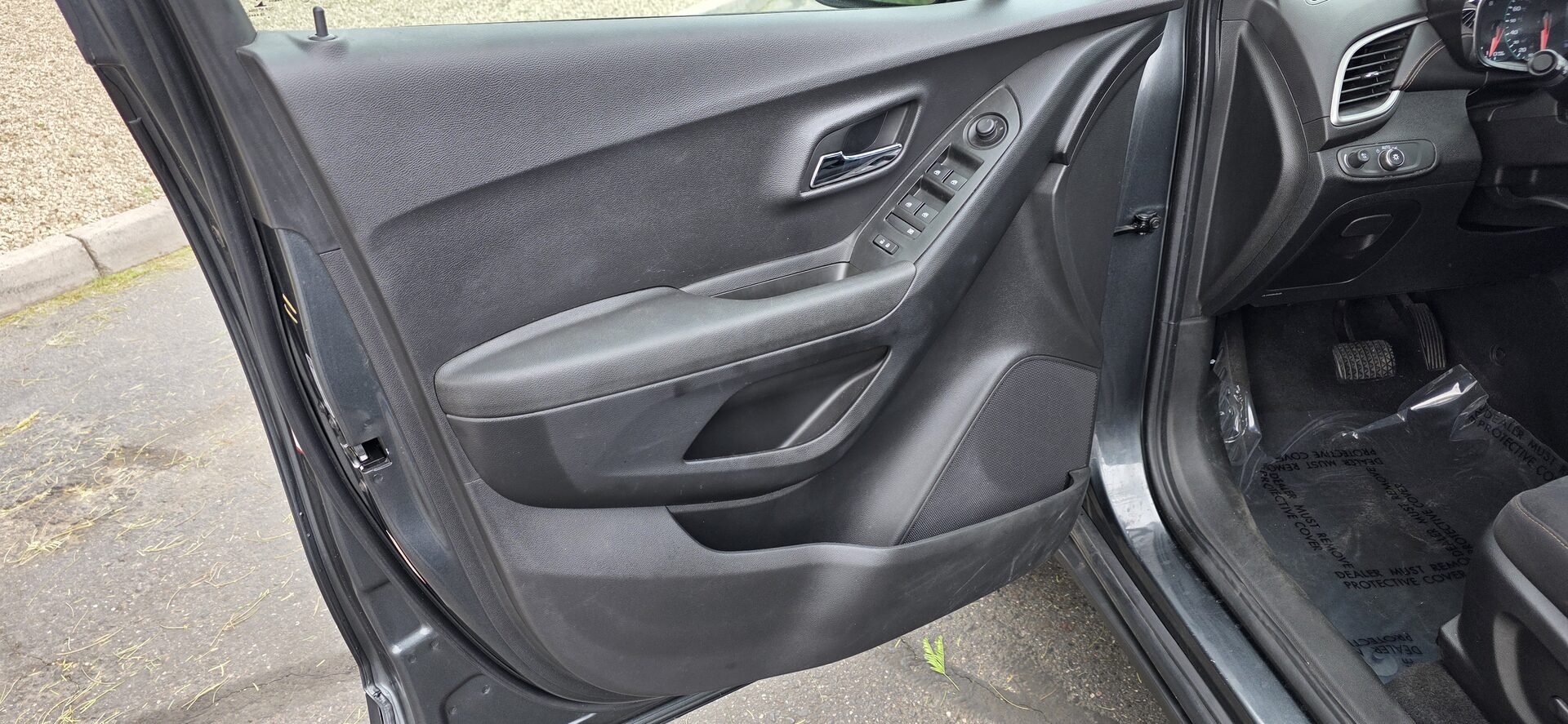 2020 Chevrolet Trax LS - Photo 9