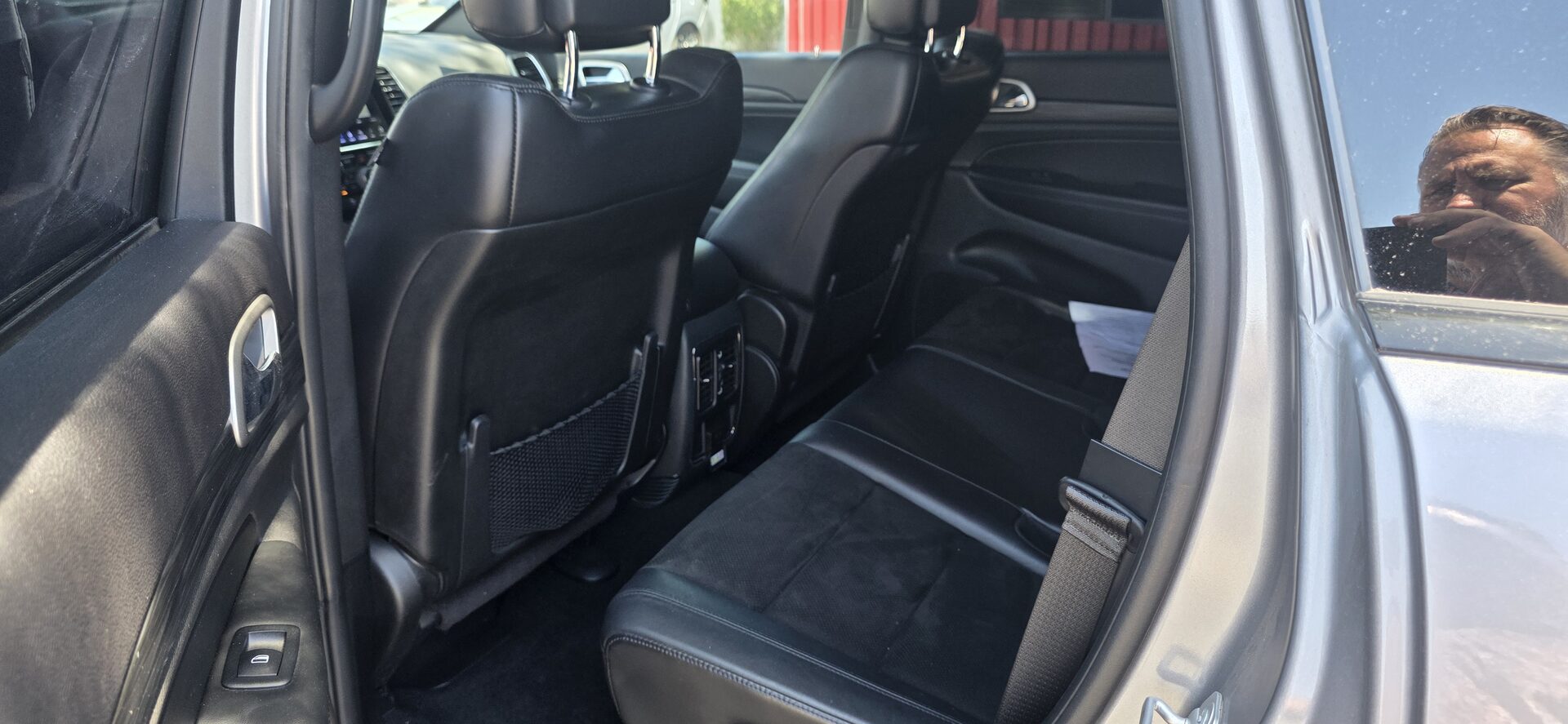 2019 Jeep Grand Cherokee Altitude - Photo 13