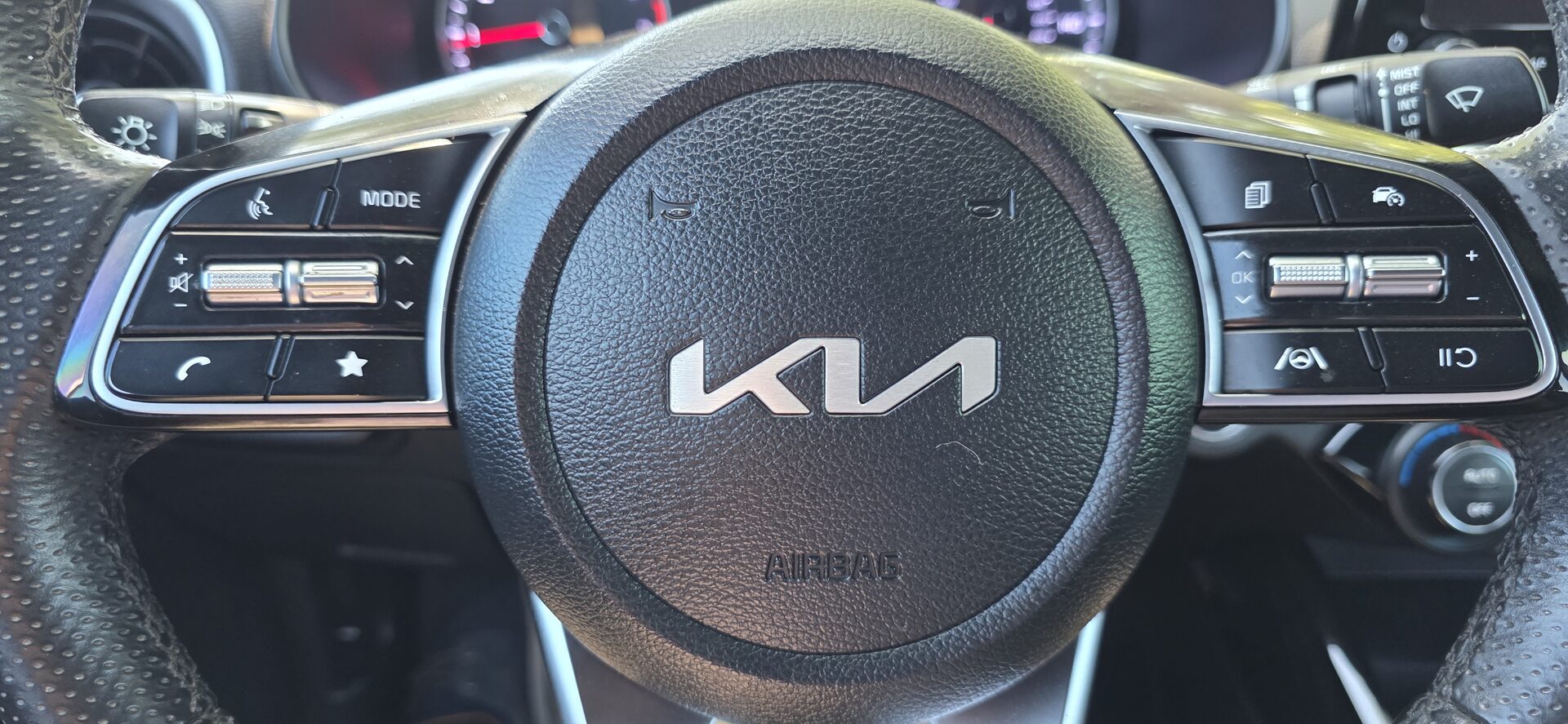 2023 Kia Forte GT-Line - Photo 18
