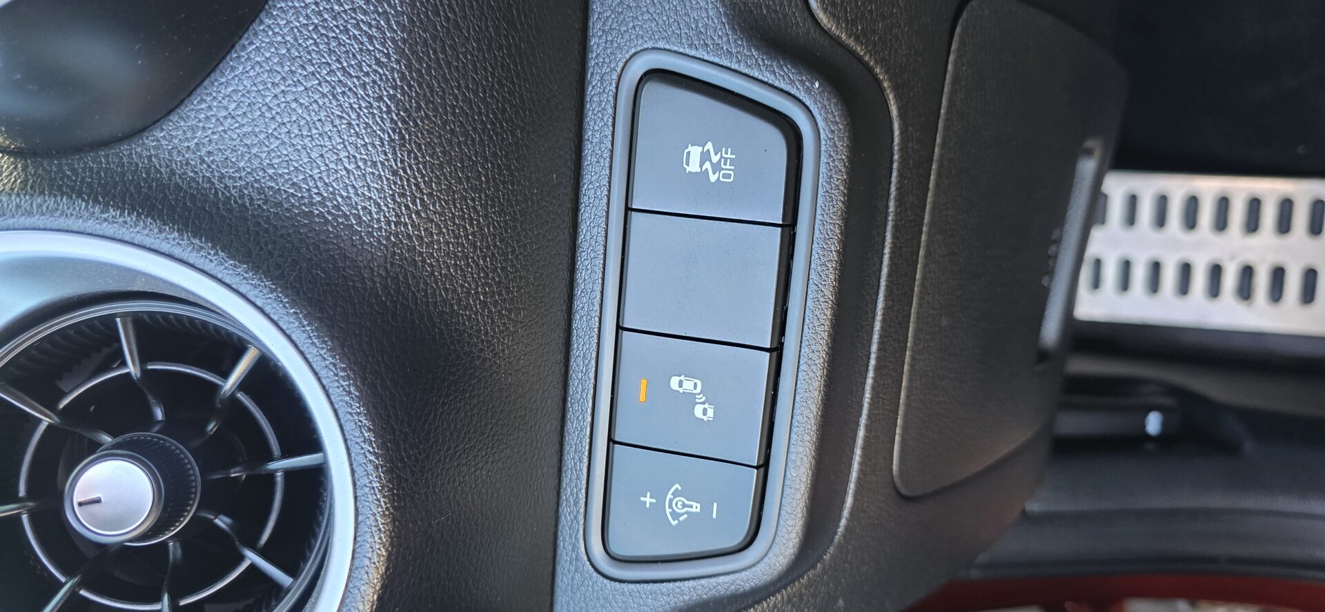 2023 Kia Forte GT-Line - Photo 17