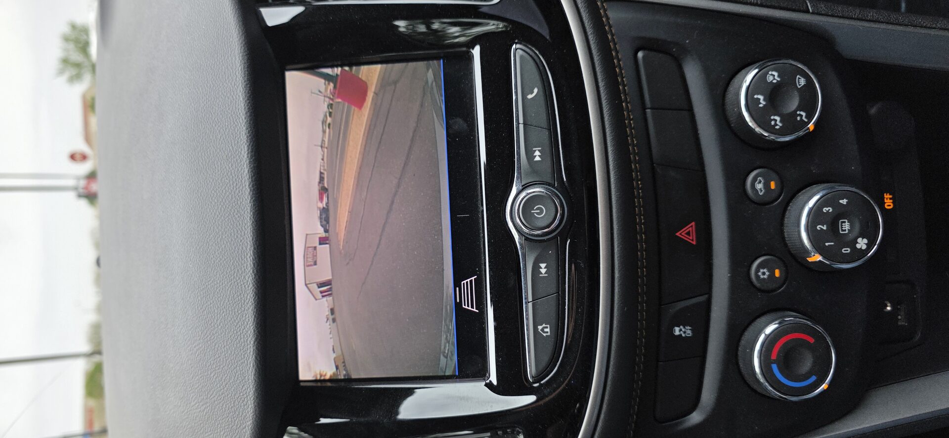 2020 Chevrolet Trax LS - Photo 19