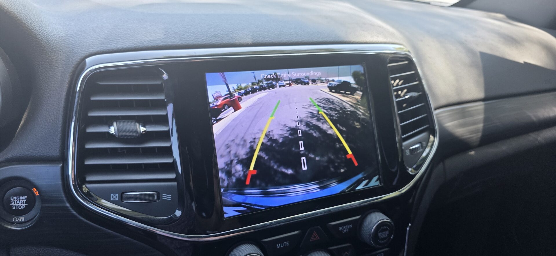 2019 Jeep Grand Cherokee Altitude - Photo 22